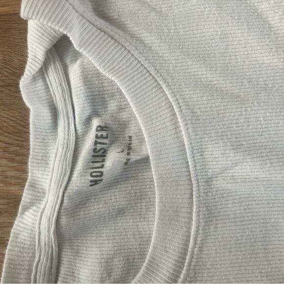 Hollister Top - Picture 2 of 3